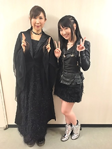 水樹奈々　革ジャン